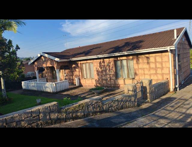 3 BEDROOM FREEHOLD SOLD IN SHALLCROSS